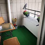 Luxury In Duisburg-rahm - Business & Leisure - 'netflix-minibar' Duisburg