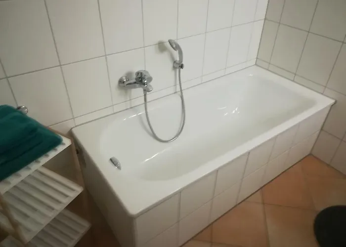 Luxury In Duisburg-rahm - Business & Leisure - 'netflix-minibar' *